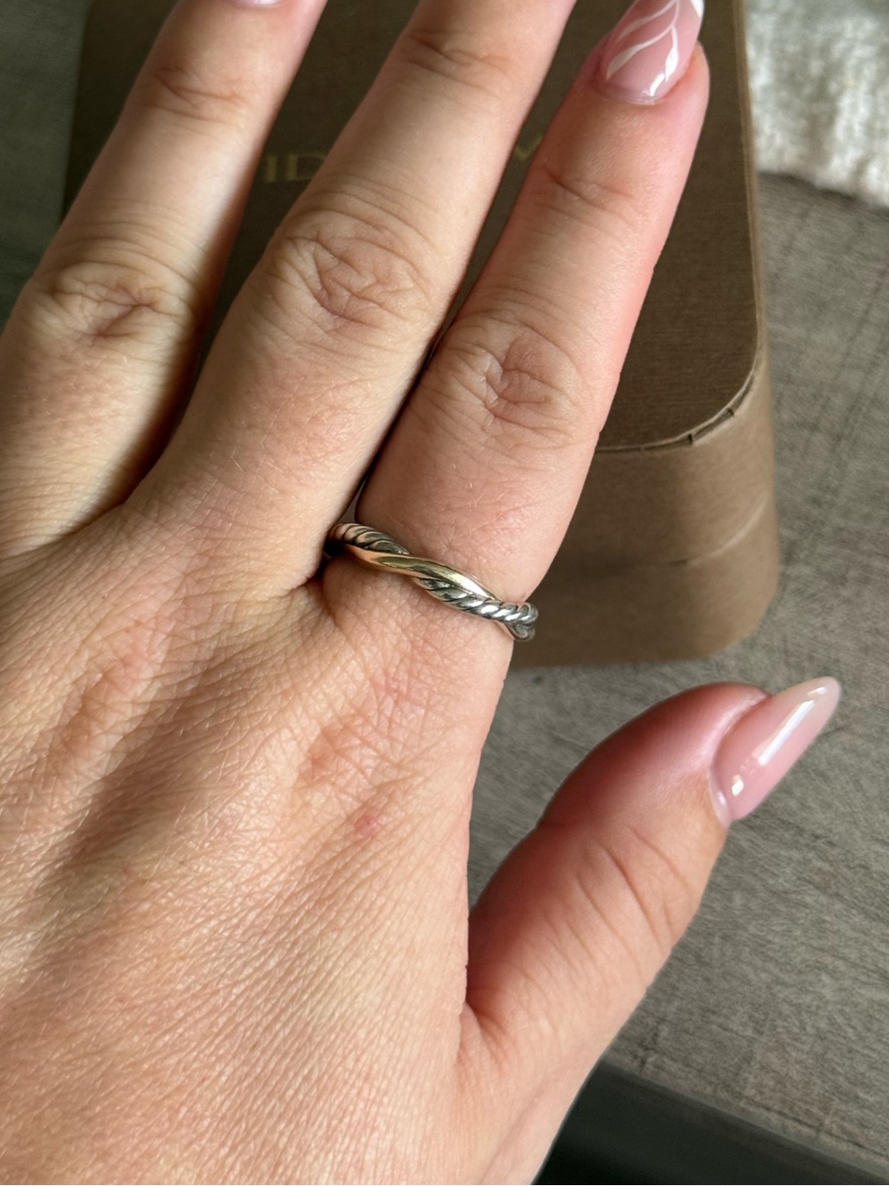 David Yurman Petite Infinity Ring - Picture 9 of 10
